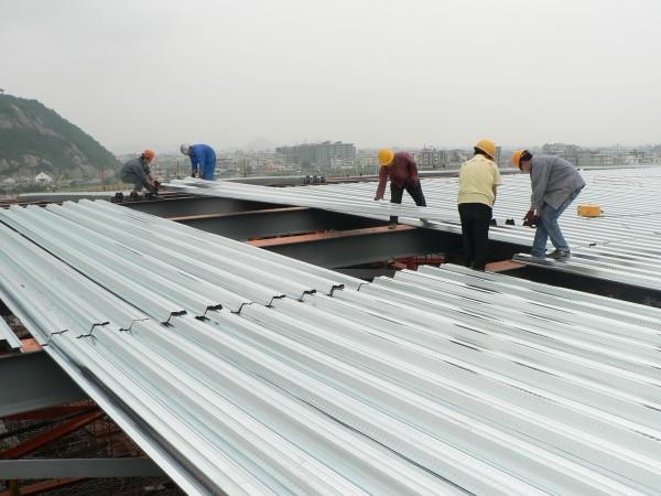 Stahlkonstruktions-Boden Decking-Platten-Rolle, die Maschine mit PLC-Kontrollsystem bildet