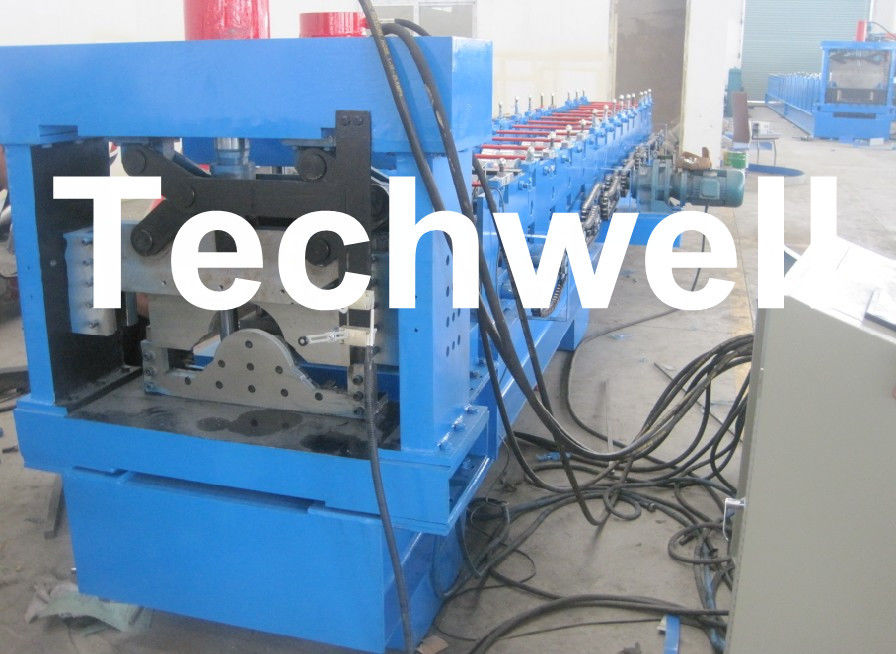 Dach Ridge walzen die Formung der Maschine für die Herstellung Farbe Stahldach-Ridge-Profils kalt