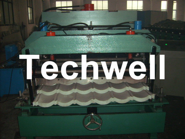 Gewohnheit 0,3 - 0.7mm Fliesen-Rolle, die Maschine mit doppelter Presse-Form und hydraulischem Ausschnitt bildet