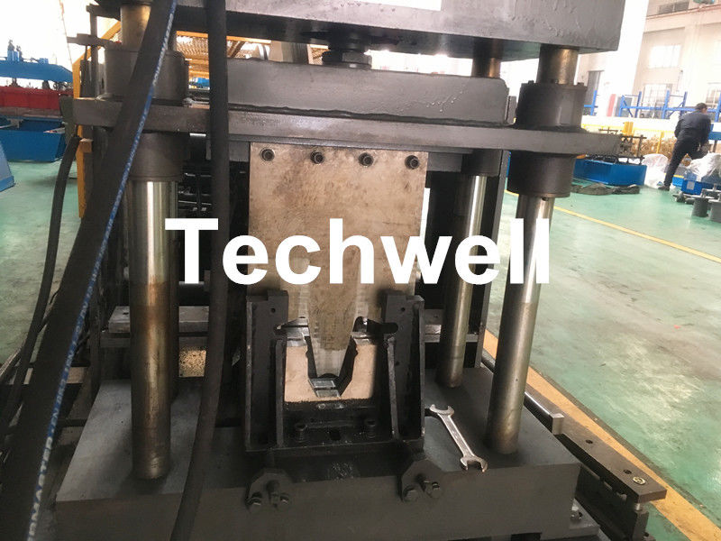 Spitzenpurlin GI Kohlenstoffstahl walzen die Formung der Maschine 0-15m/Min 15KW kalt