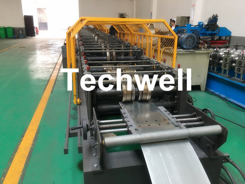 Spitzenpurlin GI Kohlenstoffstahl walzen die Formung der Maschine 0-15m/Min 15KW kalt