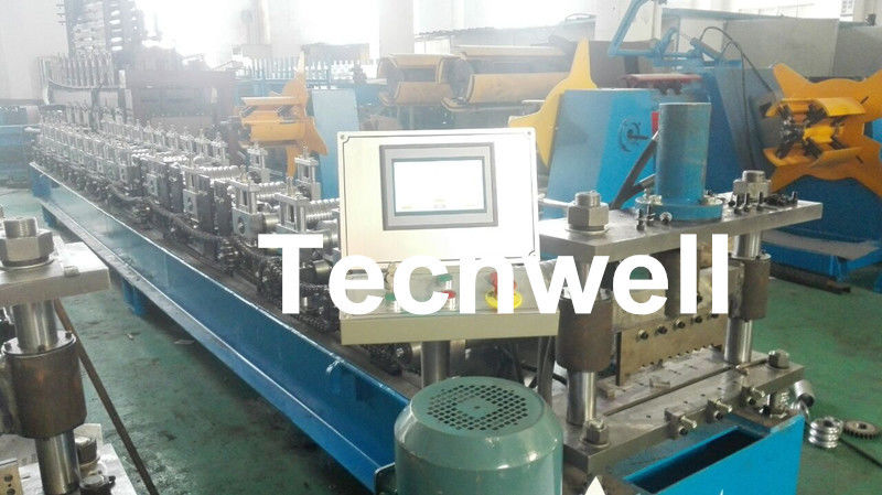 Leitende Spalten-Stahlkonstruktion walzen die Formung der Maschine für die Herstellung der Wellblech-Platte mit 0.3-0.7mm Stärke kalt