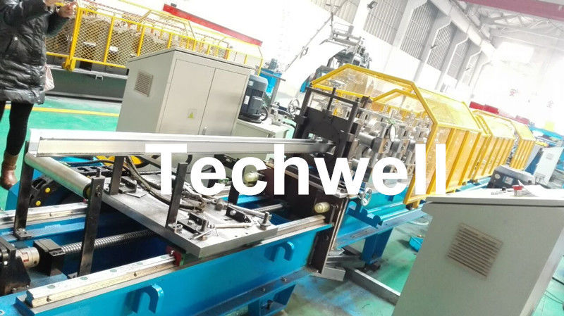 Kette der Getriebe-Hut-Kanal-Rolle, welche die Maschinen-/Furring-Kanal-Rolle bildet Maschine mit 18 Formstationen bildet