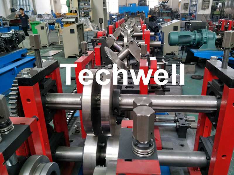 Automatische austauschbare c-/z-Purlin-Rolle, die Maschine mit hydraulischer Ausschnitt-Art bildet