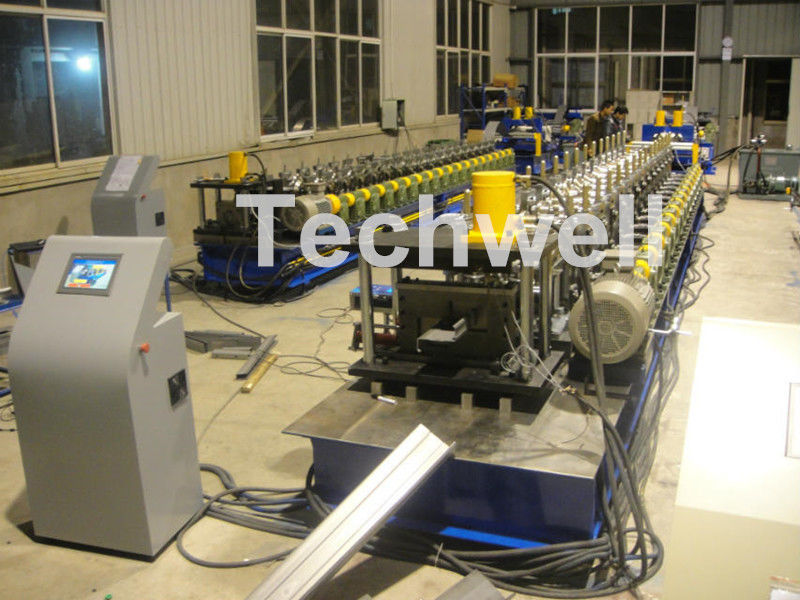 Hohe Produktivität Z formte die Rolle, die Maschine mit 0-15m/min bildet, welches die Geschwindigkeit bildet und führte Spalten-Maschinen-Struktur