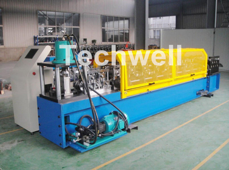 GI, Form des Kohlenstoffstahl-U walzen die Formung der Maschine mit manuellem oder hydraulischem Decoiler, 10-15m/min kalt, das Geschwindigkeit bildet