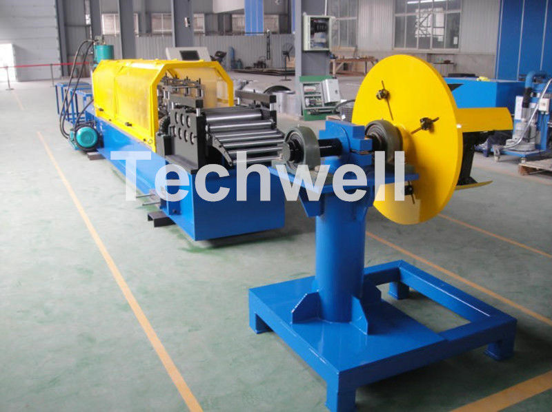 GI, Form des Kohlenstoffstahl-U walzen die Formung der Maschine mit manuellem oder hydraulischem Decoiler, 10-15m/min kalt, das Geschwindigkeit bildet