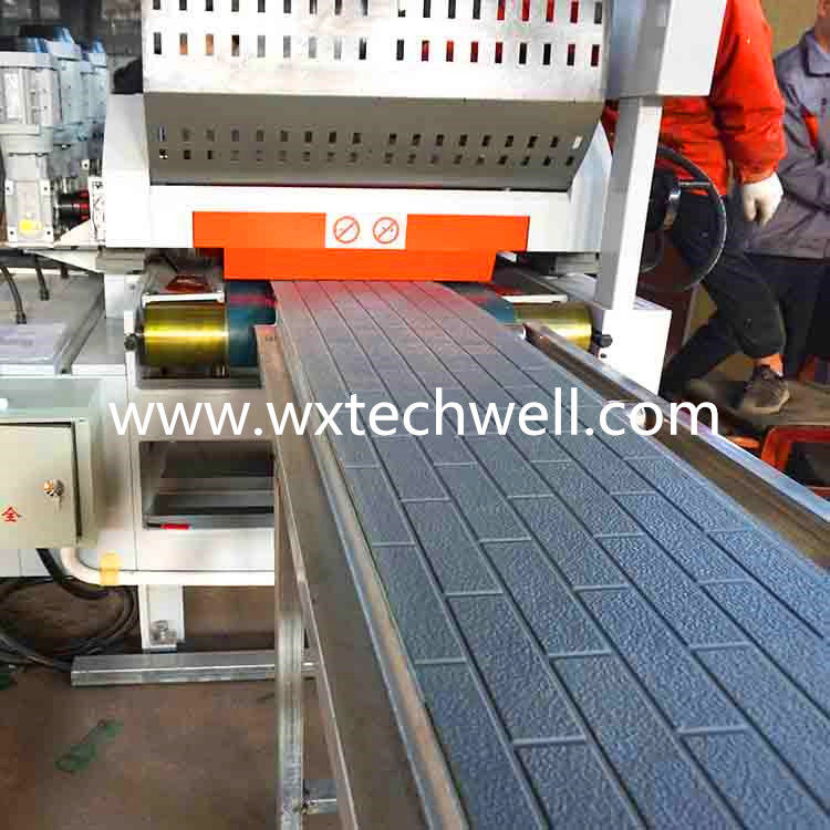 16 x 380mm PU schäumen die Isolierdekorative Wand-außenrolle, die Maschine bildet