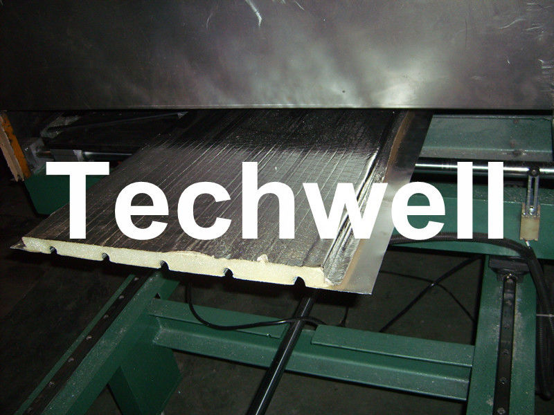 Ununterbrochene Gummiriemen PU-Sandwich-Platten-Fertigungsstraße für 30 - 100mm PU-Sandwich-Platten