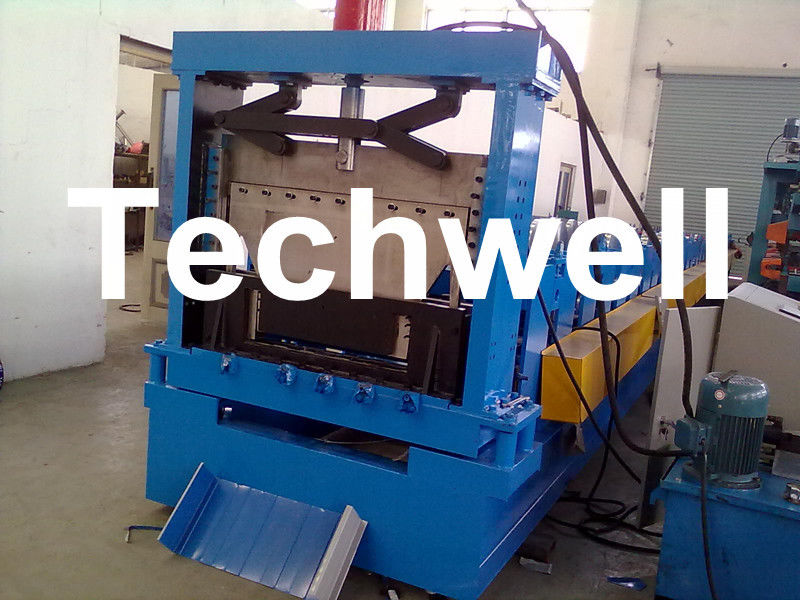 Hydraulische Ausschnitt-Stahl C geformte Purlin-Rolle, die Maschine für GI, Kohlenstoffstahl-Material bildet