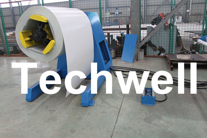 5 Tonne hydraulisches Selbst-Decoiler/Uncoiler, das Maschine mit abwickelender Geschwindigkeit 0 - 15m/min kurvt